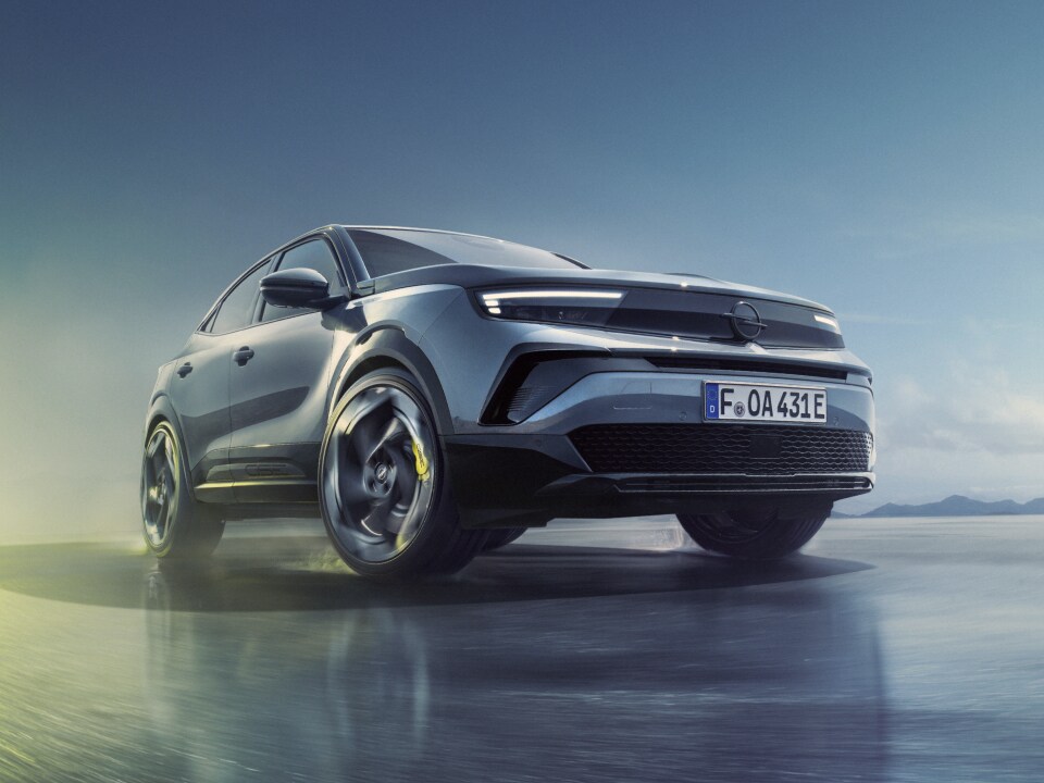 Grauer Mokka GSE in sportlicher Frontansicht