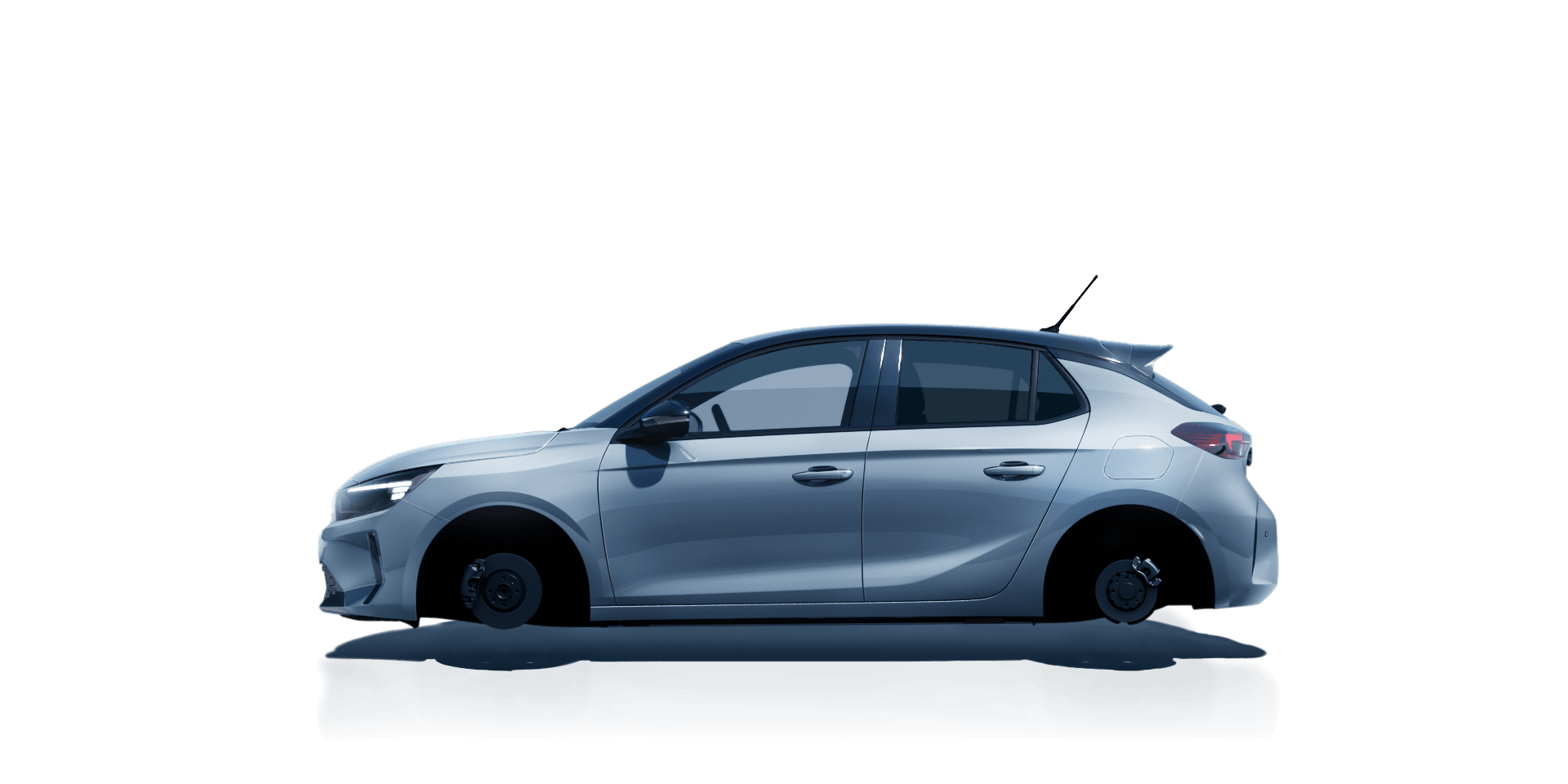 Grauer Opel Corsa in Seitenansicht mit schwarzen Leichtmetallfelgen vor einem blau-weißen Hintergrund